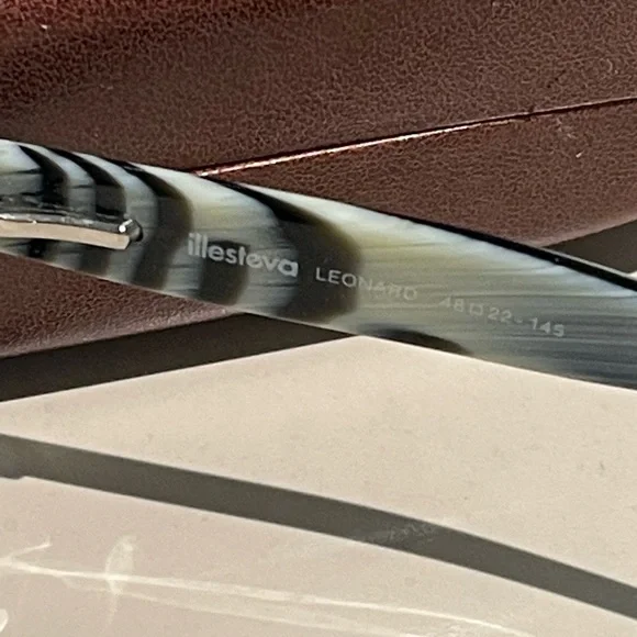 ILLESTIVA LEONARD GREEN MIRRORED SUNGLASSES - Picture 3 of 4